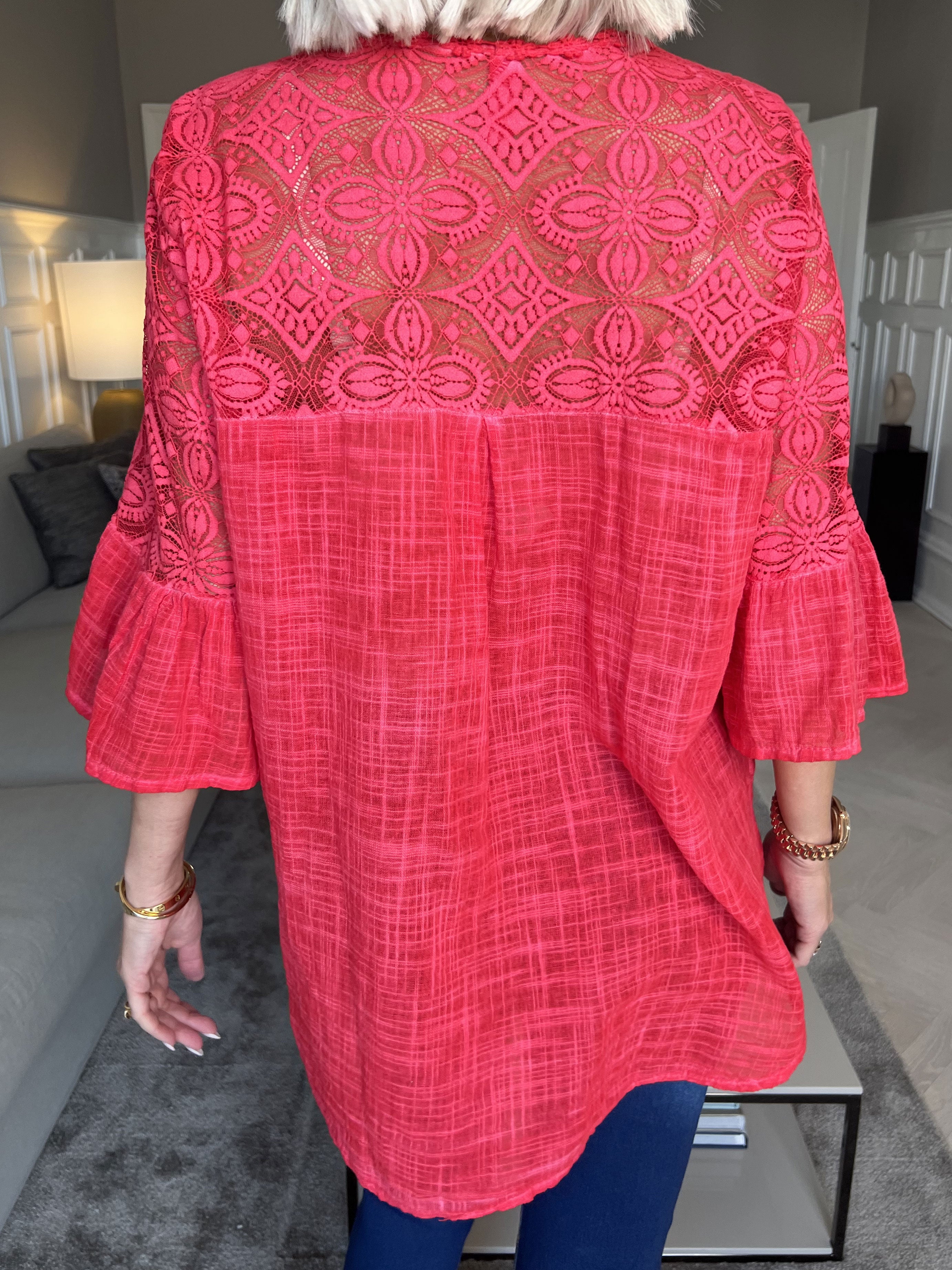 Nice - Fin tunika med blondeærmer